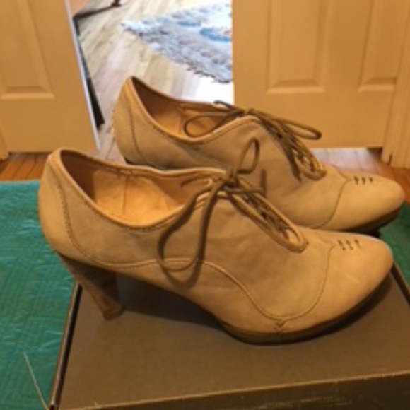 New in a box TERRA PLANA shoes EUC 39 - Picture 4 of 5